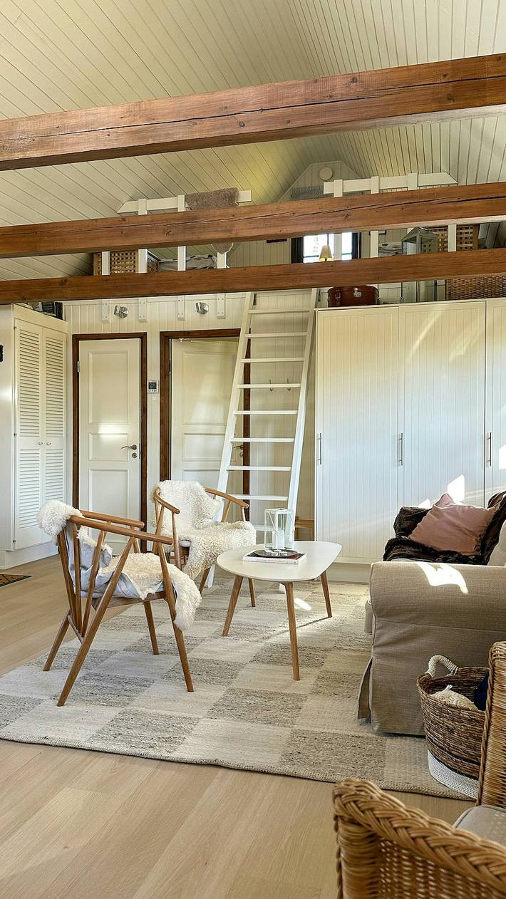 Ferienhaus mit Gewächshaus in der Nähe eines Sees in Flen