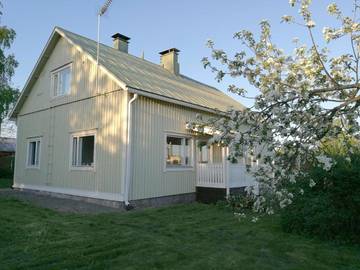 Chambre d’hôte pour 2 personnes, avec jardin ainsi que vue et sauna, animaux acceptés dans Finlande méridionale