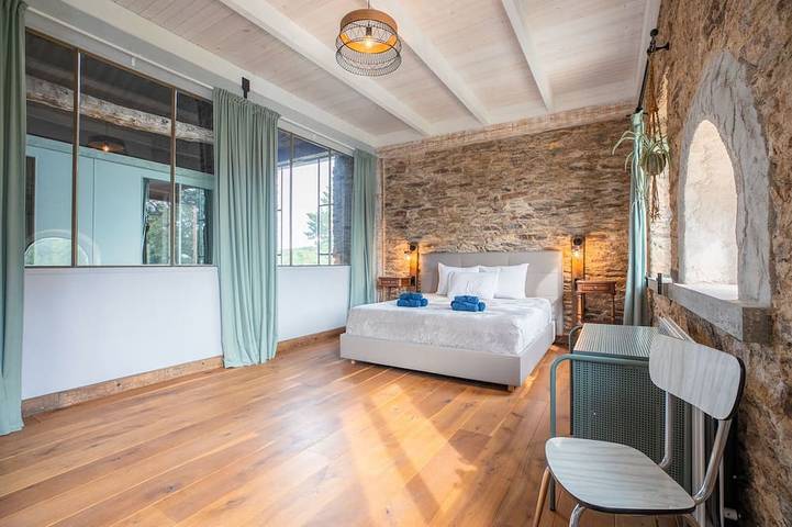 Location de vacances pour 15 personnes, avec jacuzzi ainsi que piscine et jardin à Coussac-Bonneval - 2