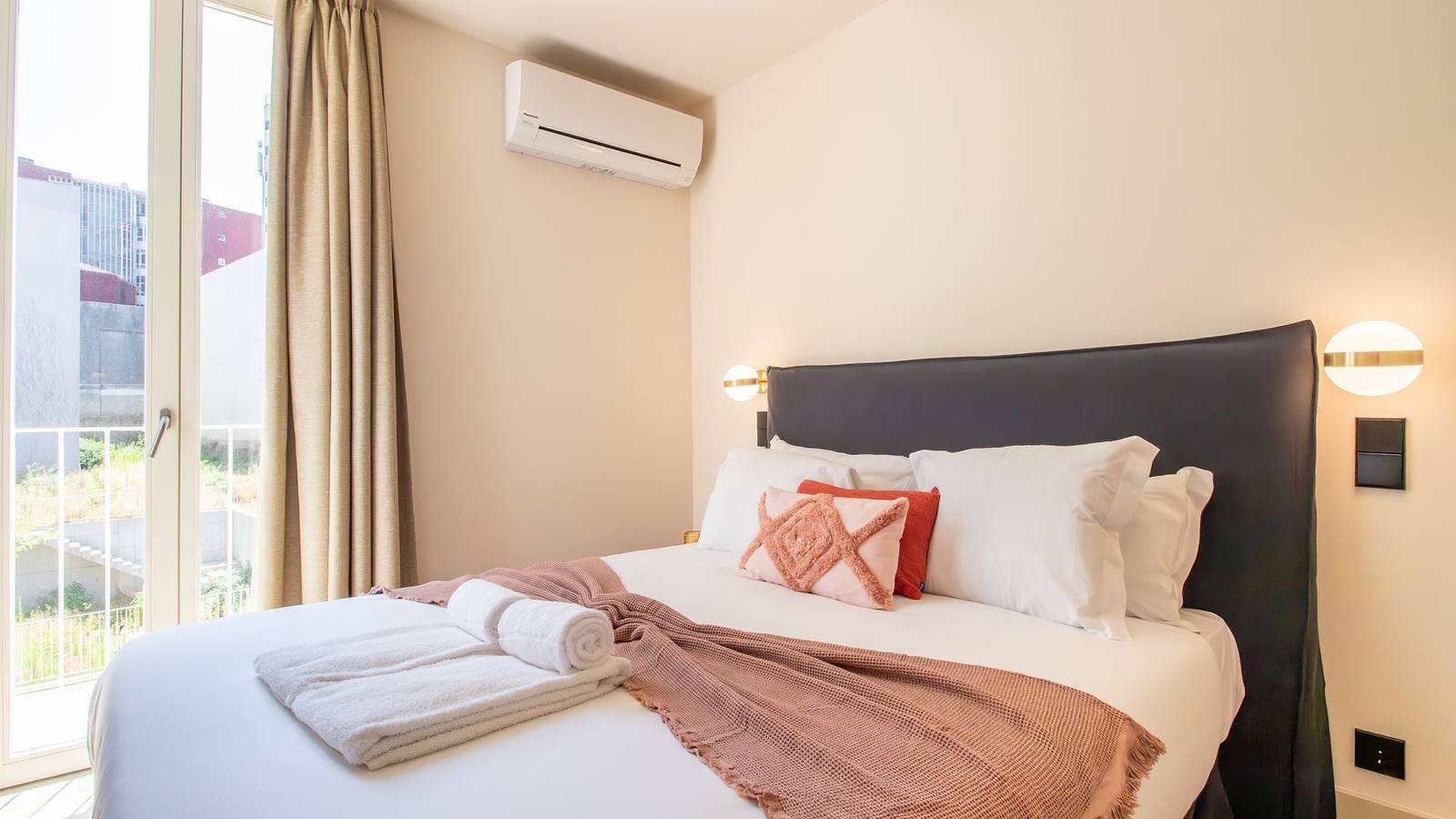 Apartamento inteiro, Catarina 392 | Modern 1Br by Lovelystay in Santo Ildefonso, Porto
