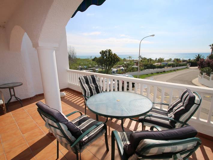 Apartamento para 4 personas, con terraza y piscina, Se admiten mascotas en Parque de Montroig