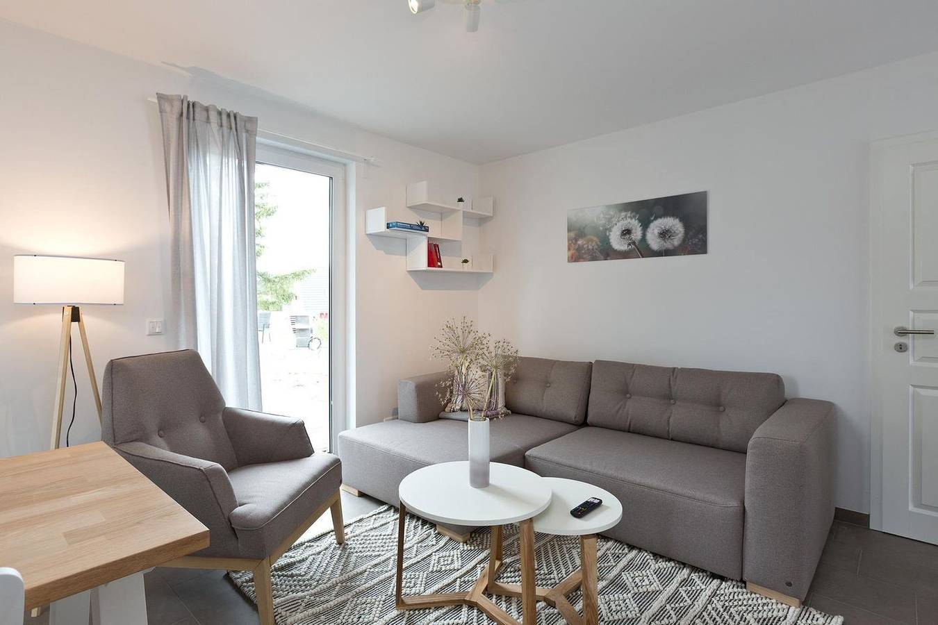 Ganze Wohnung, Komfortable Ferienwohnung mit Terrasse, Wlan und privatem Garten an der Müritz in Röbel, Müritz