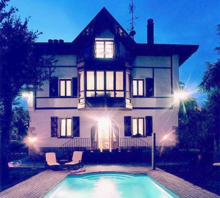 Chalet para 8 personas, con piscina además de vistas y jardín, Se admiten mascotas en Cuenca de Pamplona - 2