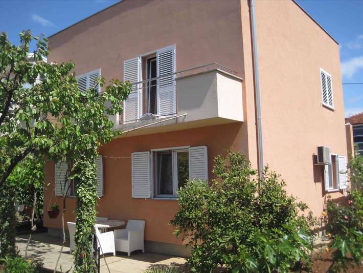 Ferienwohnung für 4 Personen, mit Garten und Balkon in Zadar (Kommun)