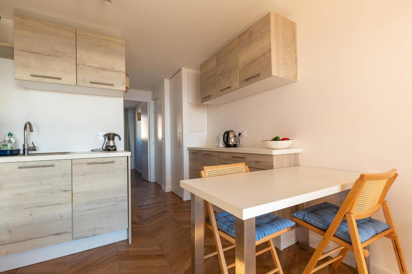 Apartamento entero, Apartamento 'Vue Mer Et Jardin' con vistas al mar, Wi-Fi y aire acondicionado in Théoule-sur-Mer, Massif de l'Esterel