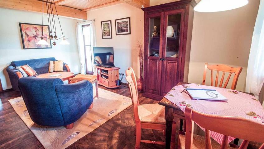 Appartement de vacances pour 4 personnes, avec sauna ainsi que vue et jardin