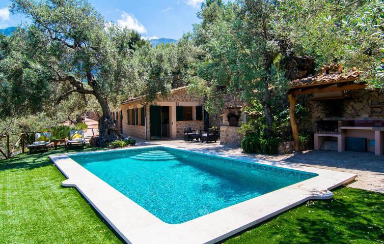Holiday rental for 2 people in Deià