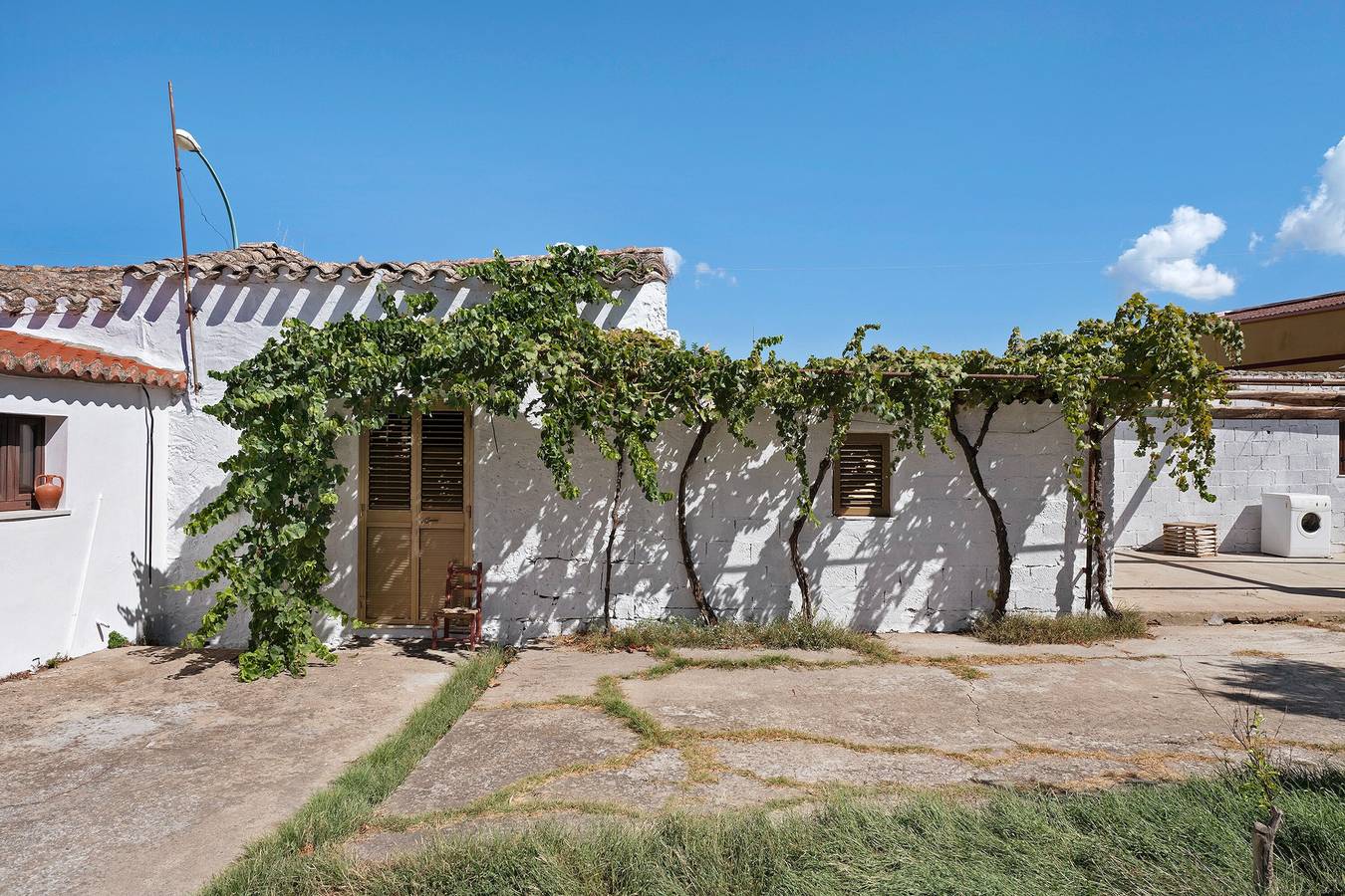 Casa vacanze 'Orsolina' con giardino privato, Wi-Fi e aria condizionata in Nuxis, Sulcis Iglesiente
