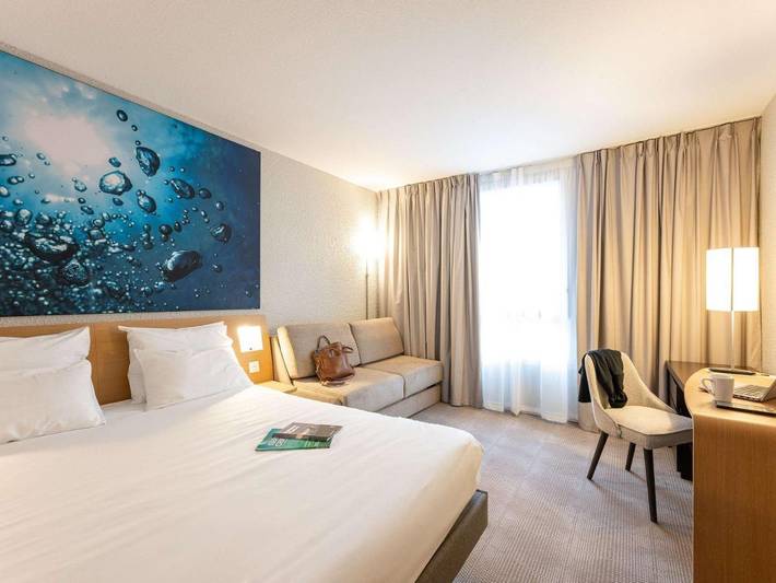 Hôtel pour 3 personnes, avec piscine et jardin à Voreppe - 2