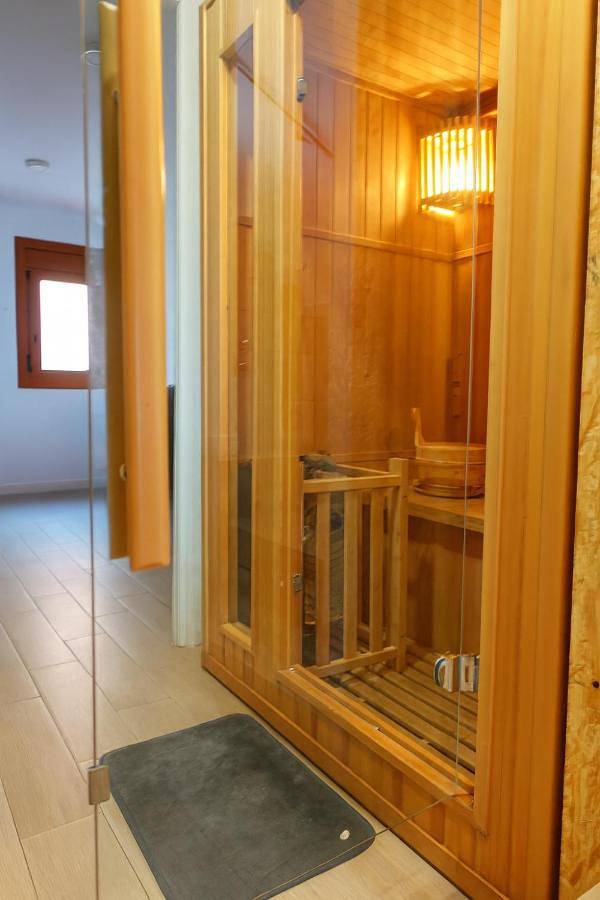 Apartamento de vacaciones para 6 personas, con sauna además de balcón y jacuzzi, Familias con niños - 1