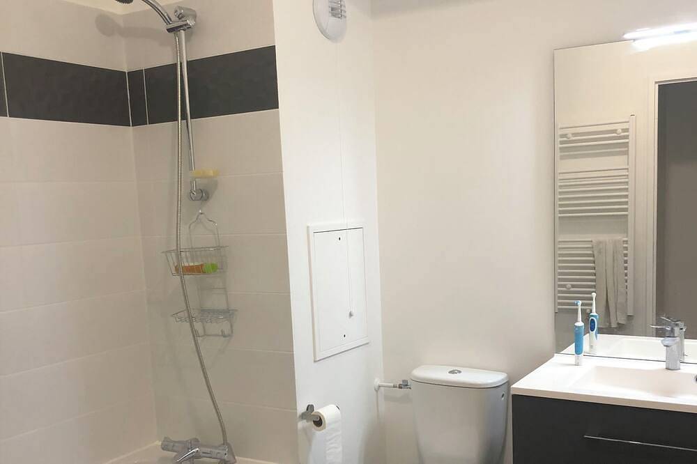 Sunny room 14 minutes from Saint Lazare in Colombes, Hauts-de-Seine