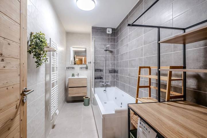 Entire apartment, Les Gets-Nid du Chéry, ski à pied & vue, 4 Etoiles in Neydens, Saint-Julien-en-Genevois region