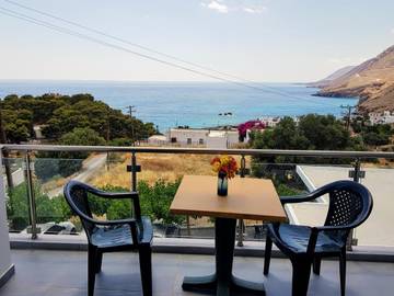 Gîte pour 4 personnes, avec vue et terrasse dans Chóra Sfakíon