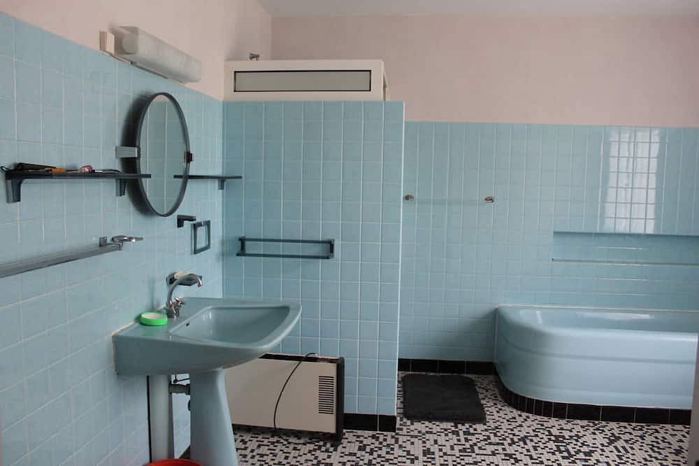 Hautefort Maison de vacances en Périgord Noir avec piscine in Hautefort, Périgord Noir