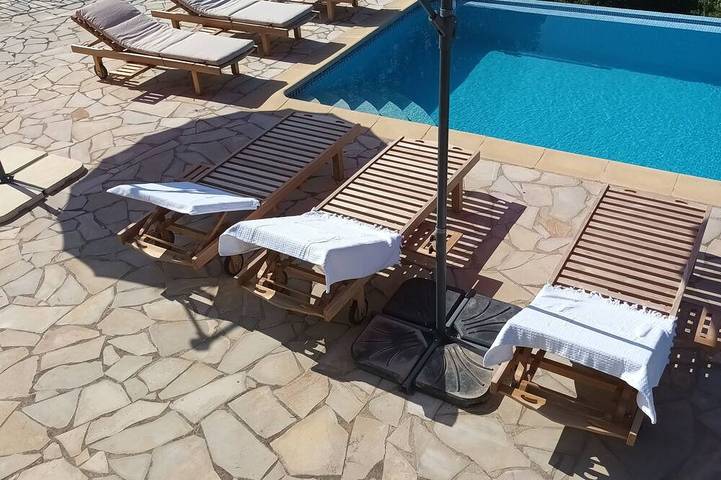 Family home with swimming pool and superb views, between beaches and the Verdon gorges. in Bargemon, Draguignan Region