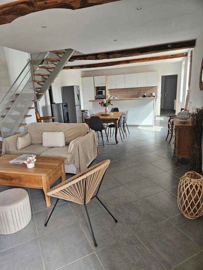 Gîte pour 6 personnes, avec Terrasse ainsi que Jardin et Vue à Saint-Riquier-ès-Plains