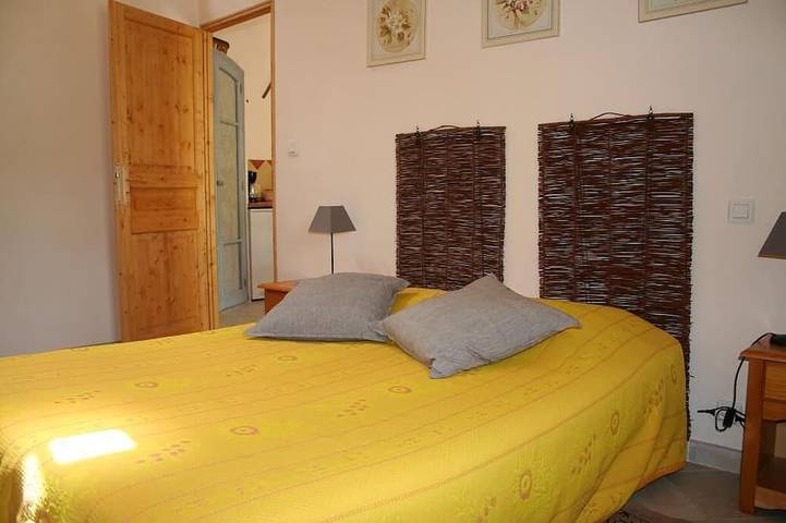 Location de vacances pour 3 personnes, avec jardin à Suzette - 3