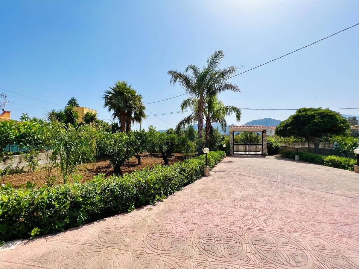 Villa Genova in Villagrazia di Carini, Carini