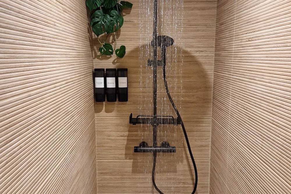 Entire apartment, Tropical escape Suite Jungle Room in Thiers, Livradois-Forez Regional Nature Park