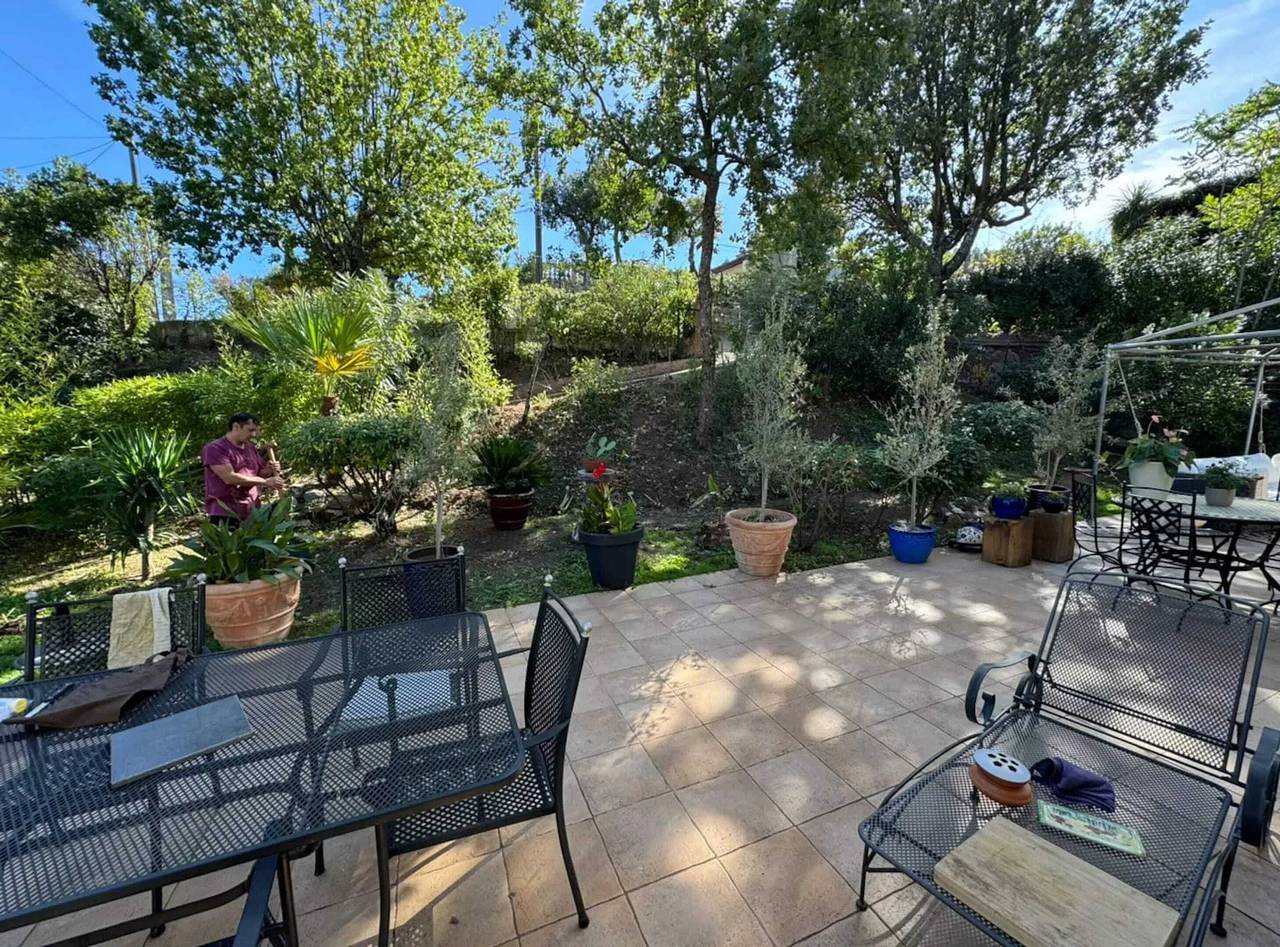 Apartamento entero, Apartamento con piscina en Les Mayons, 90 m² in Les Mayons, Region de Draguignan