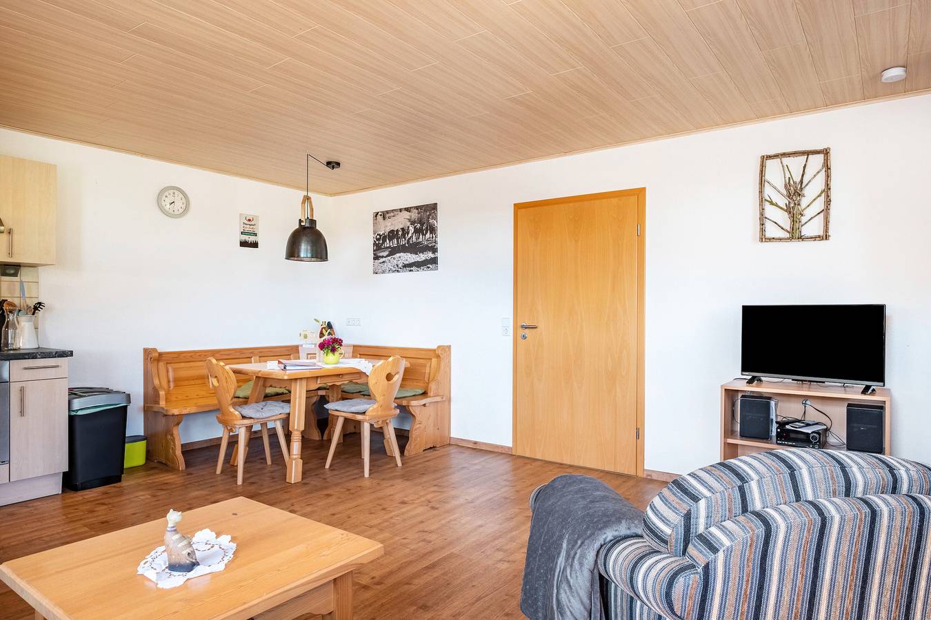 Ganze Wohnung, Ferienwohnung 'Sonnenblick, 54qm' mit gemeinsamer Terrasse, gemeinsamem Garten und Wi-Fi in Schonach, Südschwarzwald