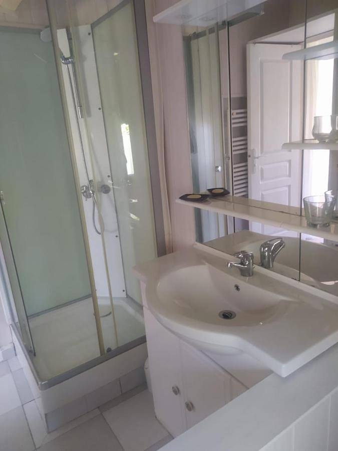 Location de vacances pour 2 personnes, avec terrasse et jardin à Le Fouilloux - 3