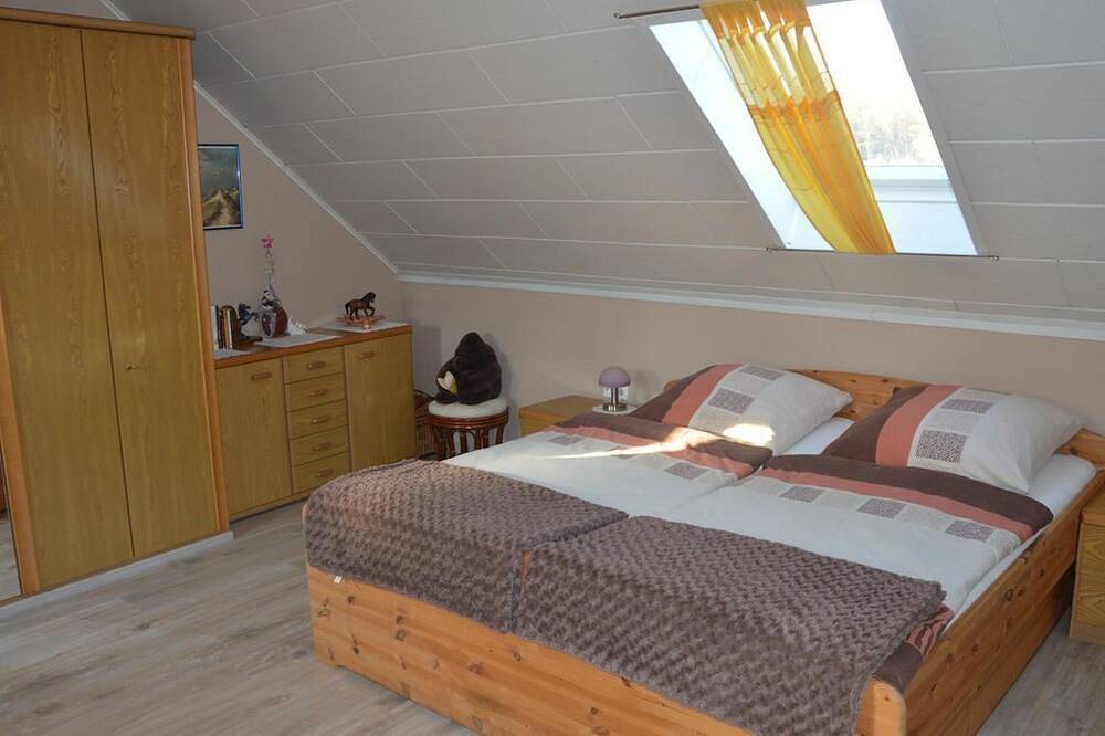 Ganze Wohnung, Ferienwohnung Auszeit Waxweiler - 2-Bett-Ferienwohnung, Dusche/Wc, 1 Schlafraum in Waxweiler, Eifelkreis Bitburg-Prüm