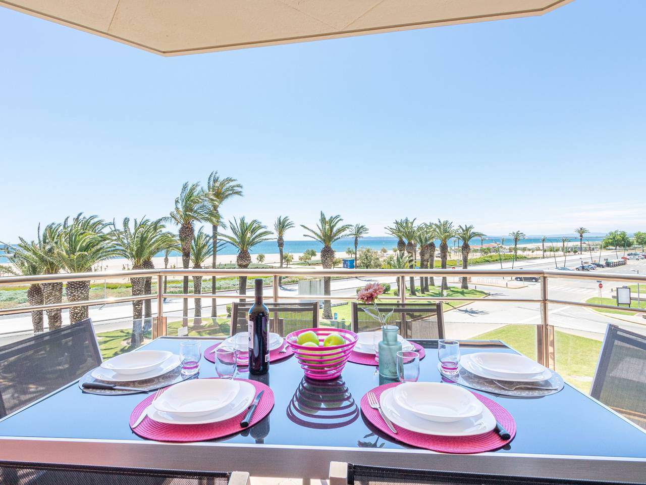 Apartamento entero, Apartamento luminoso frente al mar en Empuriabrava, ideal para 6 personas y familias in Ampuriabrava, Alt Empordà