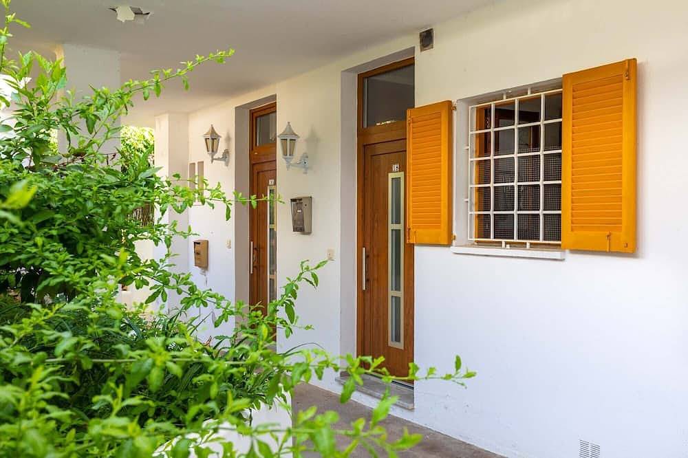 Apartamento entero, 2 bedroom apartment with beach access in Mallorca in Cala d'Or, Santanyí