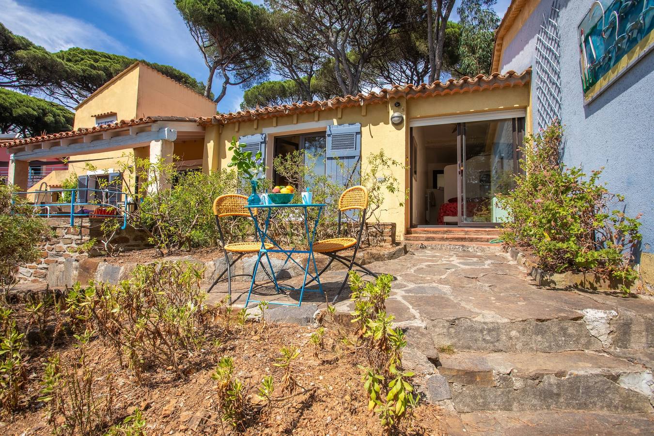 Chambre 'Bagaud' avec vue sur la mer, terrasse partagée et Wi-Fi in La Croix-Valmer, Parc national de Port-Cros