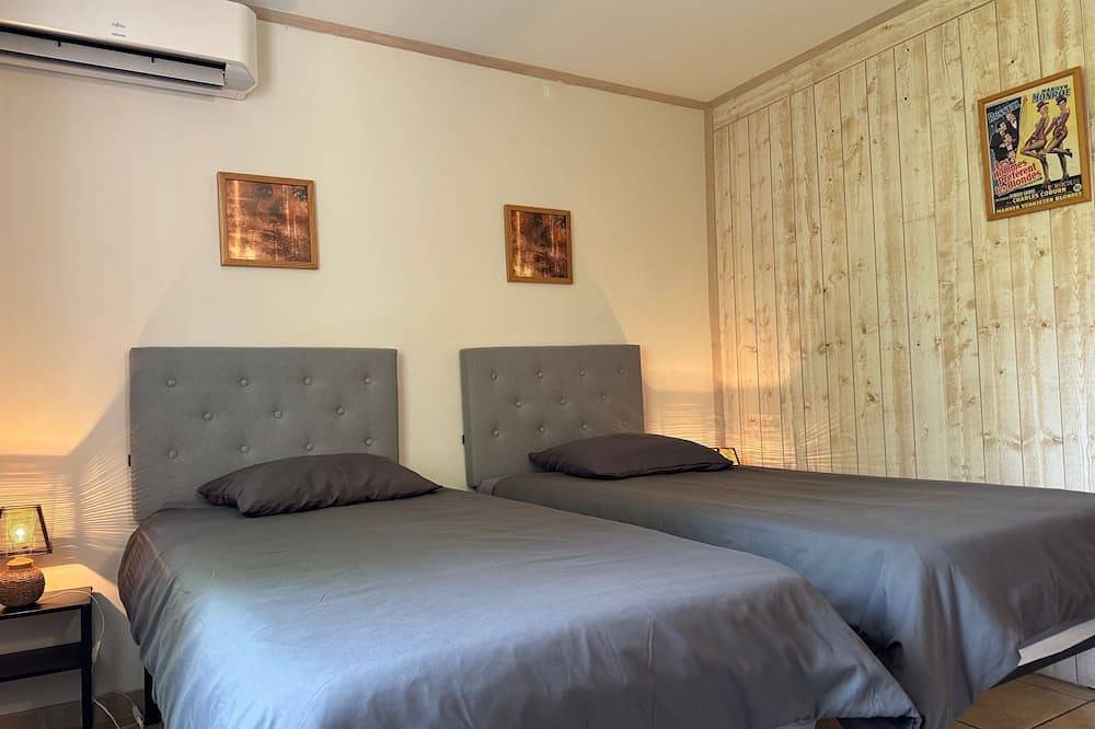 Tiene 4 estrellas amuebladas casa con jardín y piscina. in Aubignan, Vaucluse