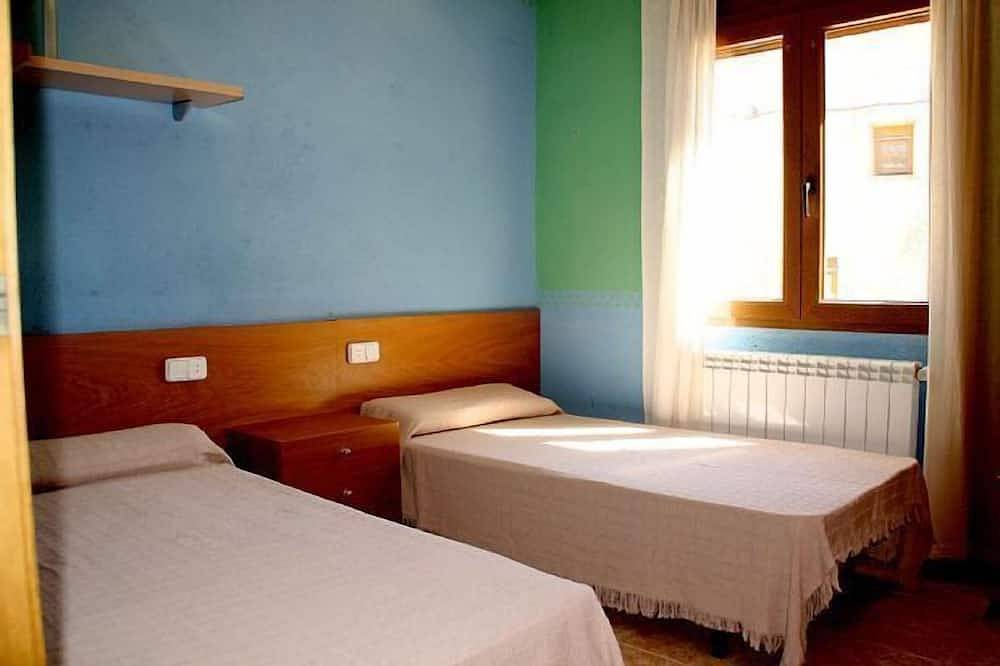 Cal Riba: casa l'Avenc 8-10pax - La Llacuna - Barcelona in La Llacuna, Interior de Barcelona
