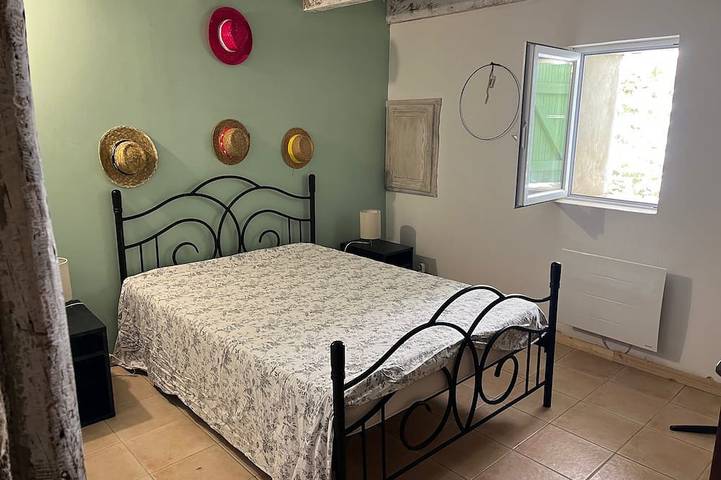 Location de vacances pour 6 personnes, avec piscine, animaux acceptés à Sainte-Anastasie - 2