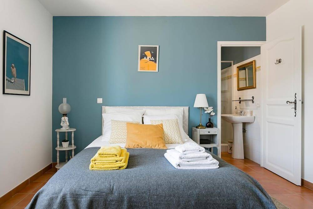 Superb Family Villa, Heated swimming pool, air conditioning in Roussillon, Parc naturel régional du Luberon