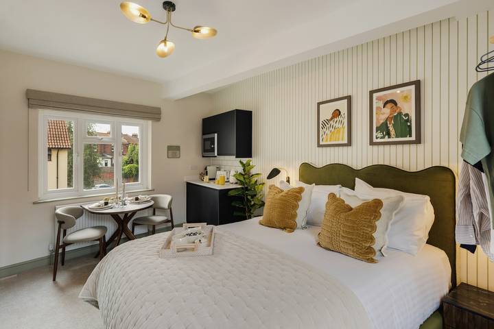 Last minute apartment for 2 people in Bristol
