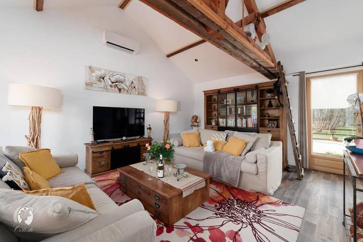 Villa pour 10 personnes, avec piscine ainsi que jardin et vue, adapté aux familles