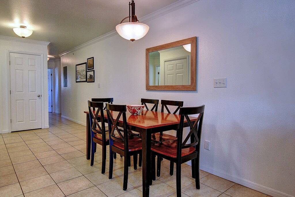 Ganze Wohnung, Tolle 2-Bett-2-Bad-Wohnung direkt am Fluss im Herzen von New Braunfels! in New Braunfels, Comal County