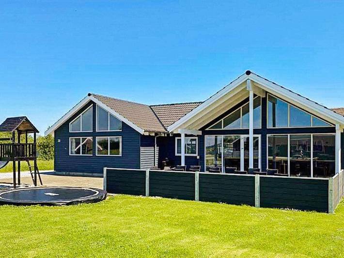 Ferienhaus für 14 Personen, mit Terrasse und Sauna sowie Pool, kinderfreundlich in Kegnæs