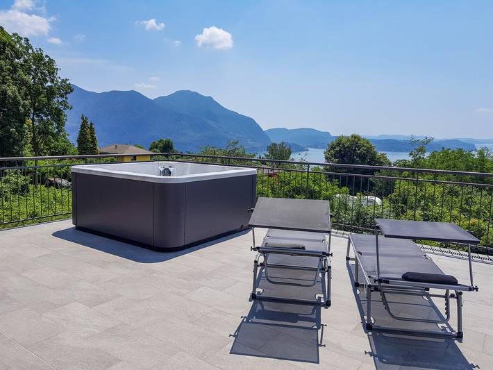 Ferienwohnung für 12 Personen, mit Balkon und Whirlpool sowie Terrasse und Garten im Piemont - 2