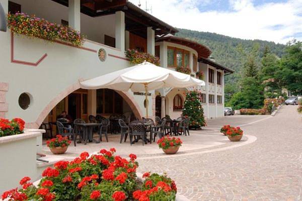 Hôtel pour 4 personnes, avec sauna ainsi que jardin et jacuzzi à Fai della Paganella - 2