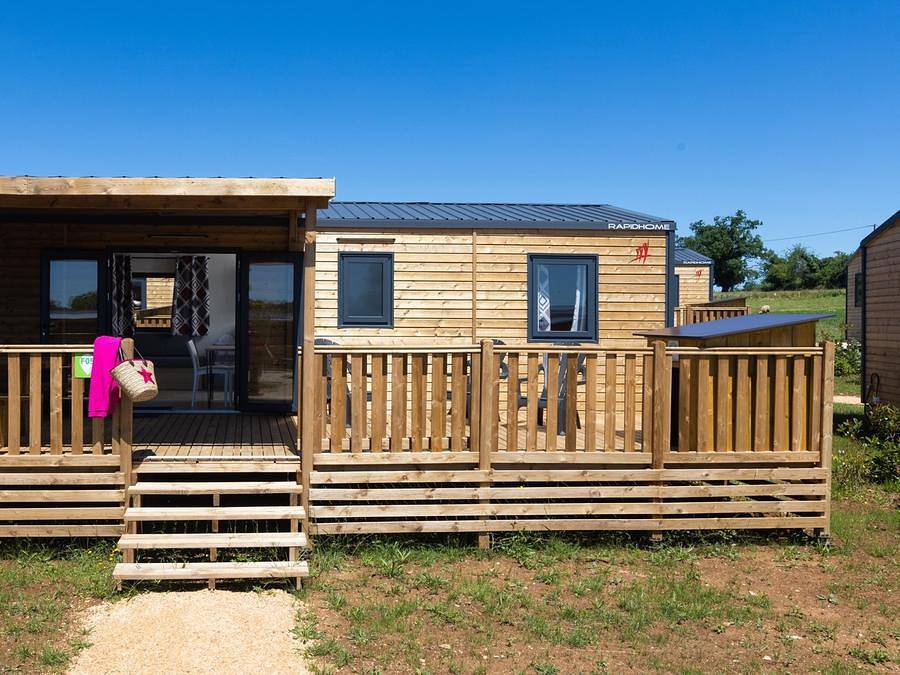 Camping Sites et Paysages - Le Ventoulou - Mobilheim 4 personen - Cottage Les P'tit Quercynois (Ankunft Sonntag) - 2 Zimmer - 2 Bäder in Thégra, Regionaler Naturpark Causses du Quercy