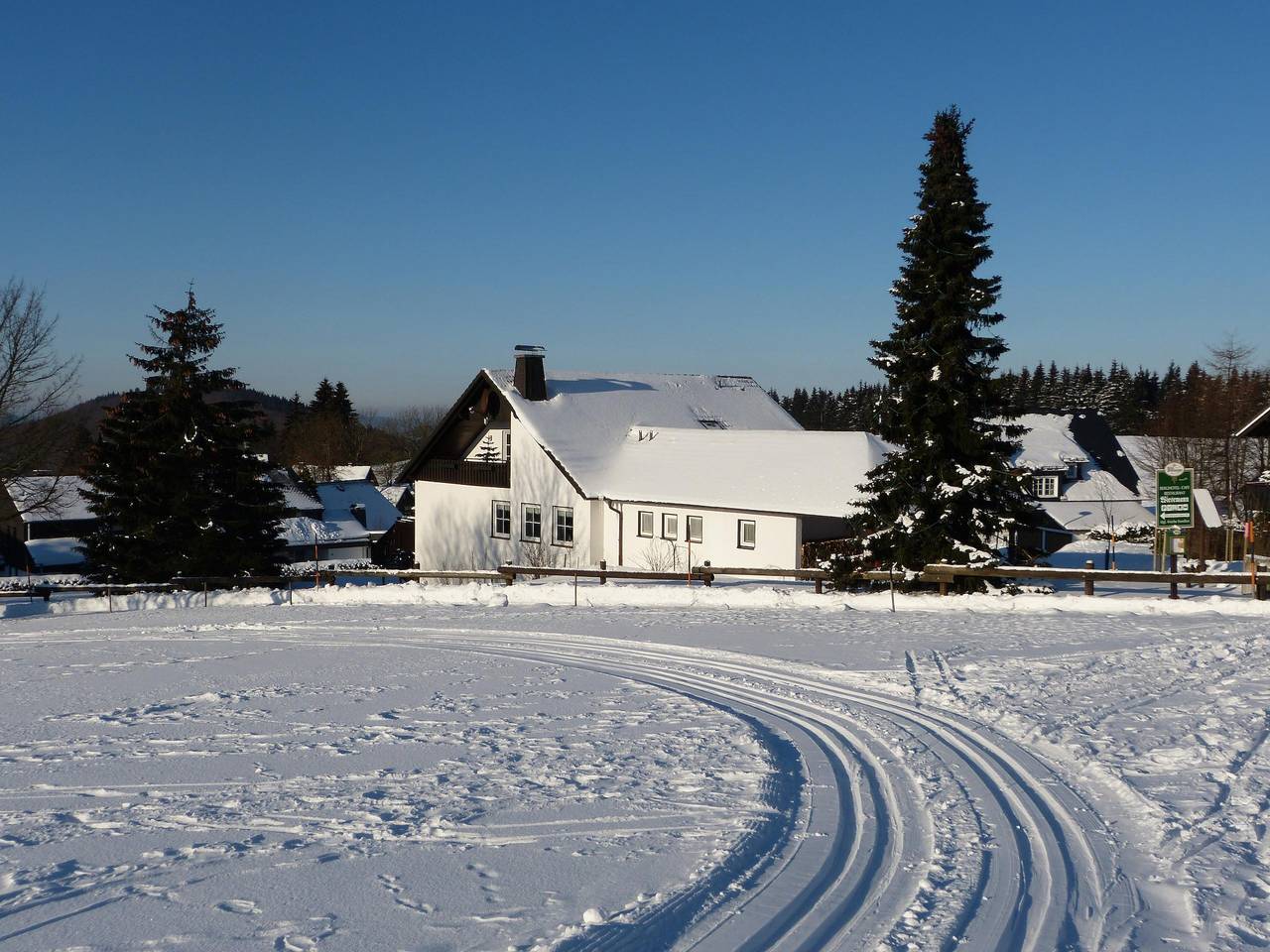 Ferienwohnung Astenpanorama - Astenpanorama - 1 Schlafzimmer in Lenneplätze, Winterberg