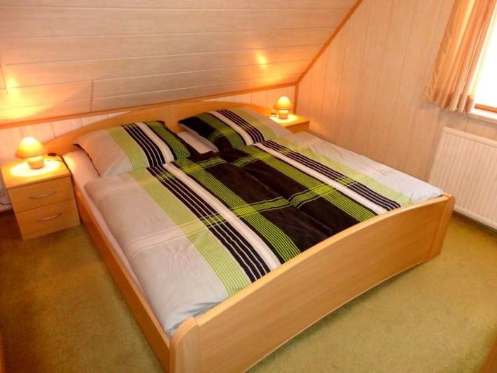 Ferienhaus für 4 Personen, mit Balkon und Terrasse sowie Garten und Kinderpool in Sehmatal - 3