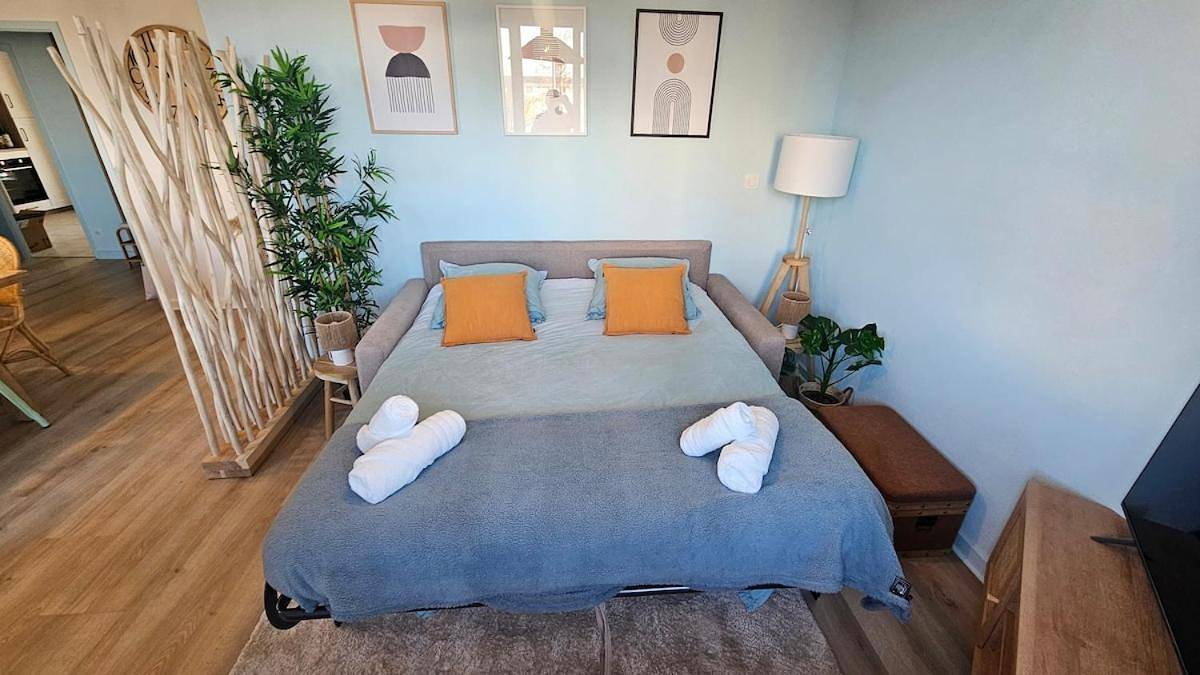 Appartement entier, Ô Rives du Doubs - Calme, Verdure & Parking in Zone Industrielle, Pays de Pontarlier