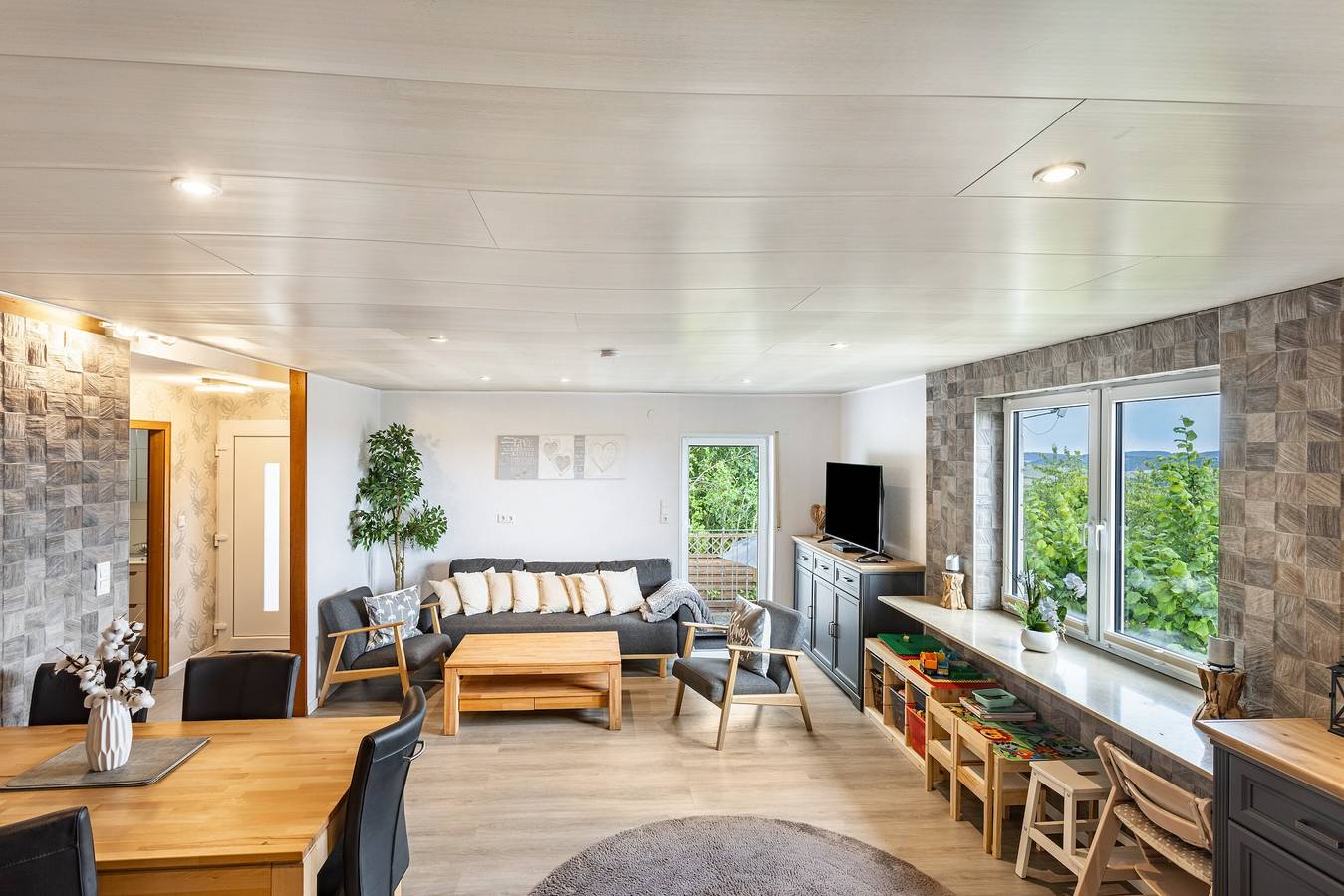 Appartement entier, Appartement "Perle Am Pön" avec vue sur les montagnes, terrasse privée et Wi-Fi in Düdinghausen, Medebach