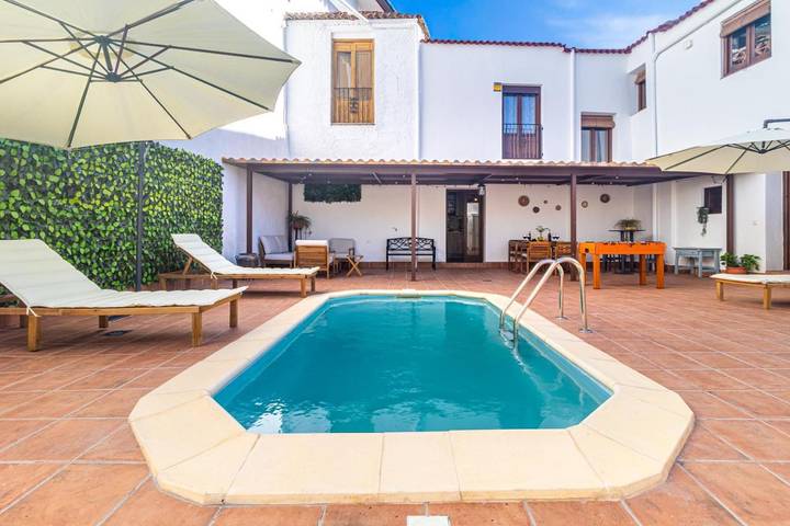Casa rural para 13 personas, con Balcón y Terraza además de Piscina y Vistas en Laroles