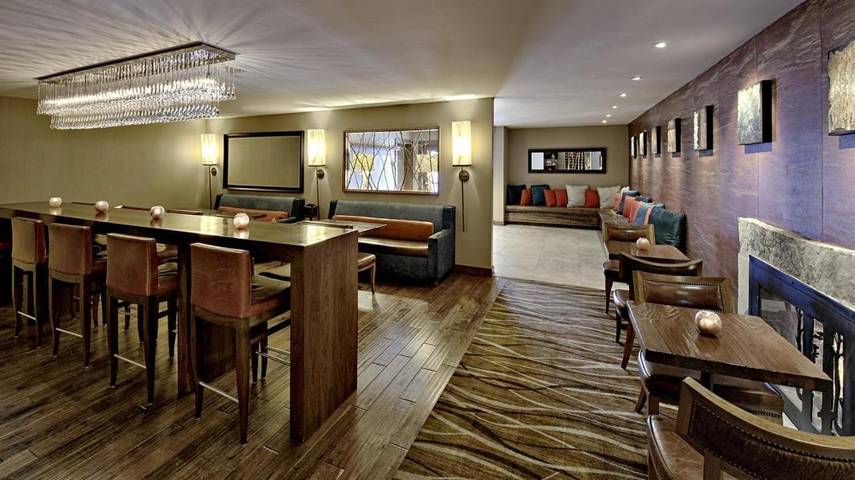 Bungalow para 4 personas, con piscina y terraza además de sauna y jacuzzi en Colorado