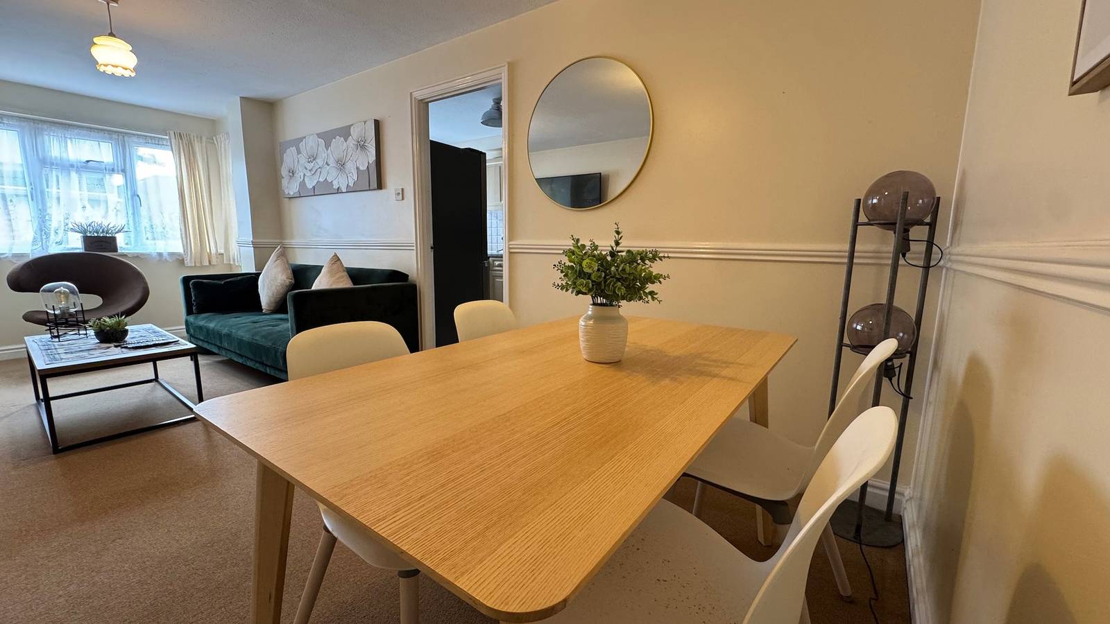 Ganze Ferienwohnung, Sleeps4-Freeparking-Familyfriendly-Wcaccessible in Milton Keynes, Südostengland
