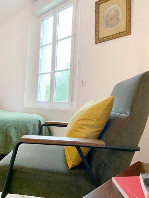 Country House - Garden - Private access to the Loir in La Chartre-sur-le-Loir, Vallée de la Loire