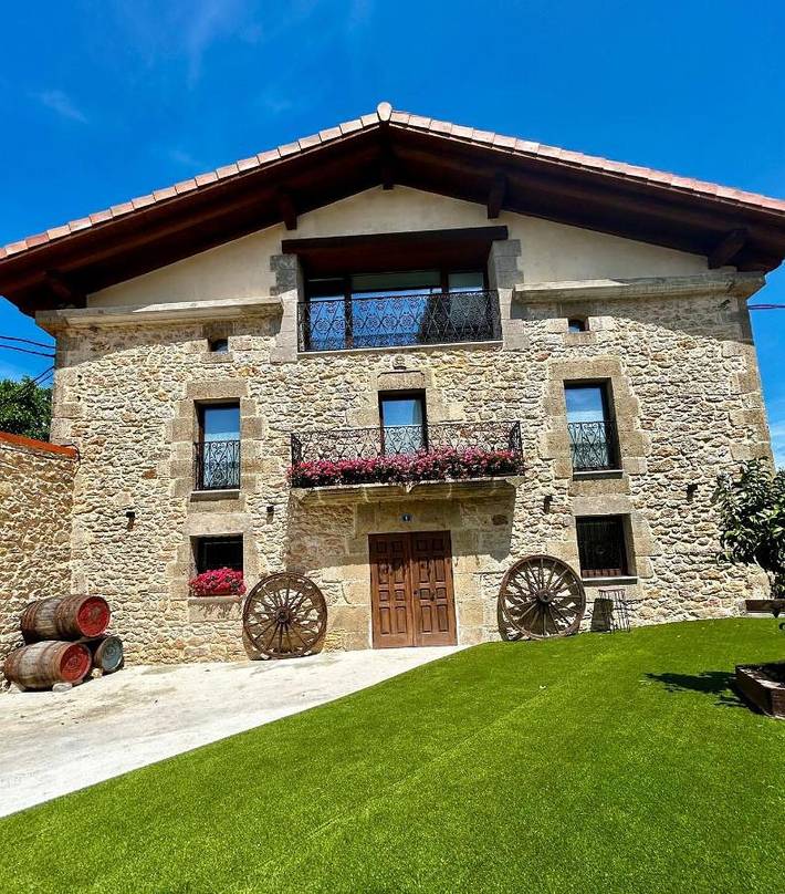 Hotel para 2 personas, con terraza y piscina además de jardín y vistas en Provincia de Burgos - 4